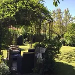Bed & Breakfast Loft Atypique Villeneuve-de-Rivière